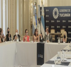 EL MINISTRO PUPILAR Y DE LA DEFENSA PARTICIPÓ EN LA FIRMA DE UN ACUERDO ENTRE NACION Y PROVINCIA PARA COMBATIR LA VIOLENCIA DOMÉSTICA Y DE GÉNERO